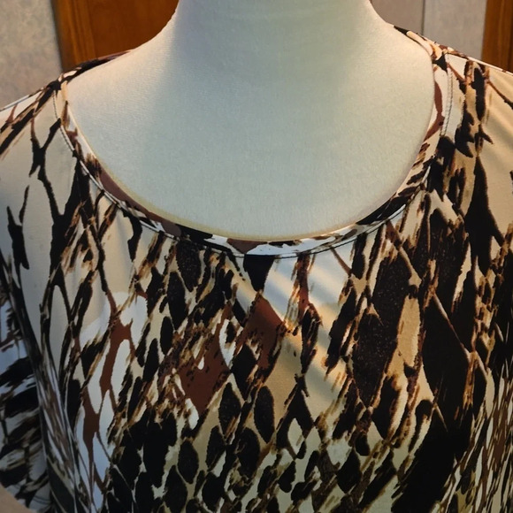 East 5th Short Sleeve Top Brown, Black & Tan Perfect for Layering Women size 2X - Picture 2 of 9